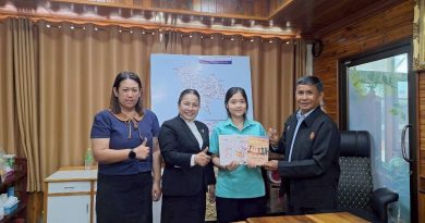รับมอบหนังสือ “แผนที่ทางหลวงประเทศไทย” และ “รอยความคิด”