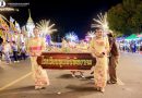 ร่วมเดินขบวนแห่เรือพนมพระ ในนามของวัดรัตนธรรมาราม (วัดท่าล้อน)